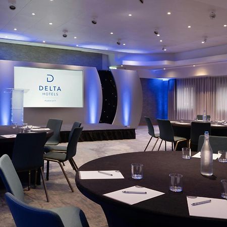 Delta Hotels By Marriott Manchester Airport Hale  Bagian luar foto