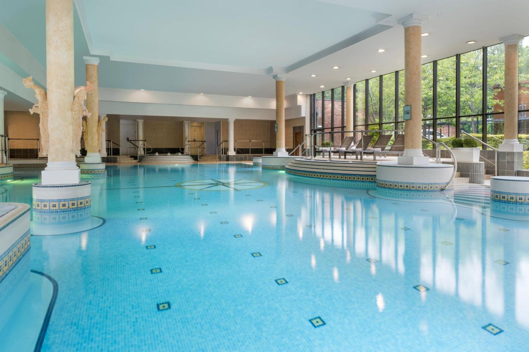 Delta Hotels By Marriott Manchester Airport Hale  Bagian luar foto