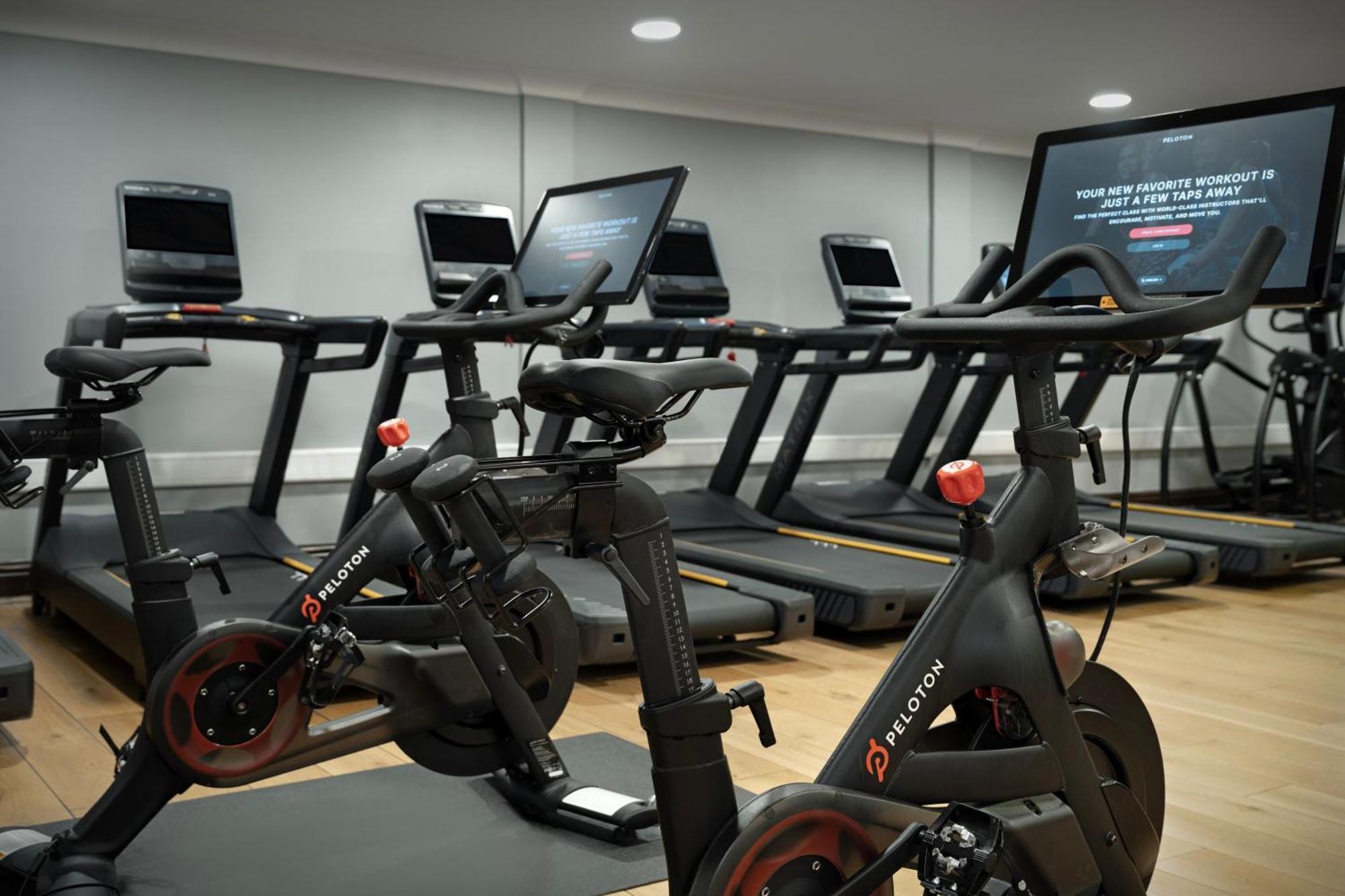 Delta Hotels By Marriott Manchester Airport Hale  Bagian luar foto