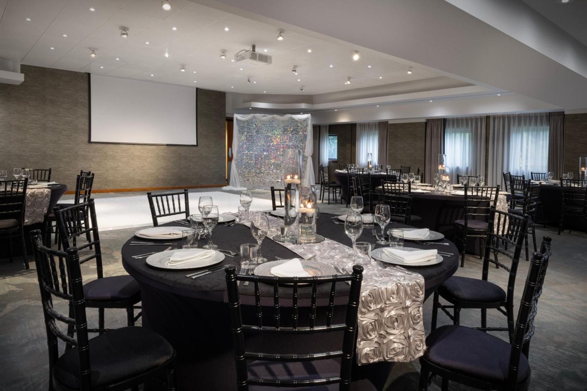Delta Hotels By Marriott Manchester Airport Hale  Bagian luar foto