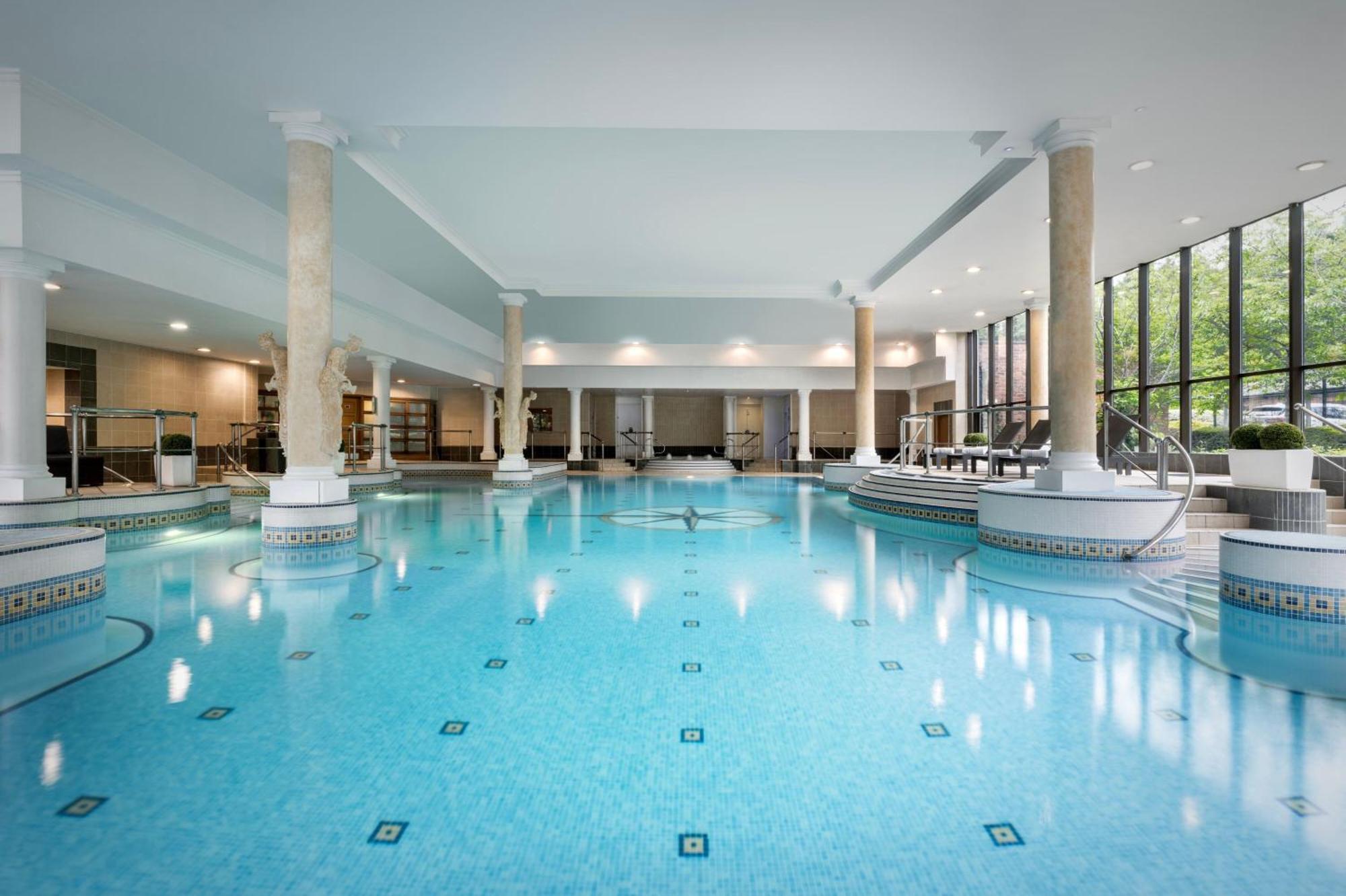 Delta Hotels By Marriott Manchester Airport Hale  Bagian luar foto