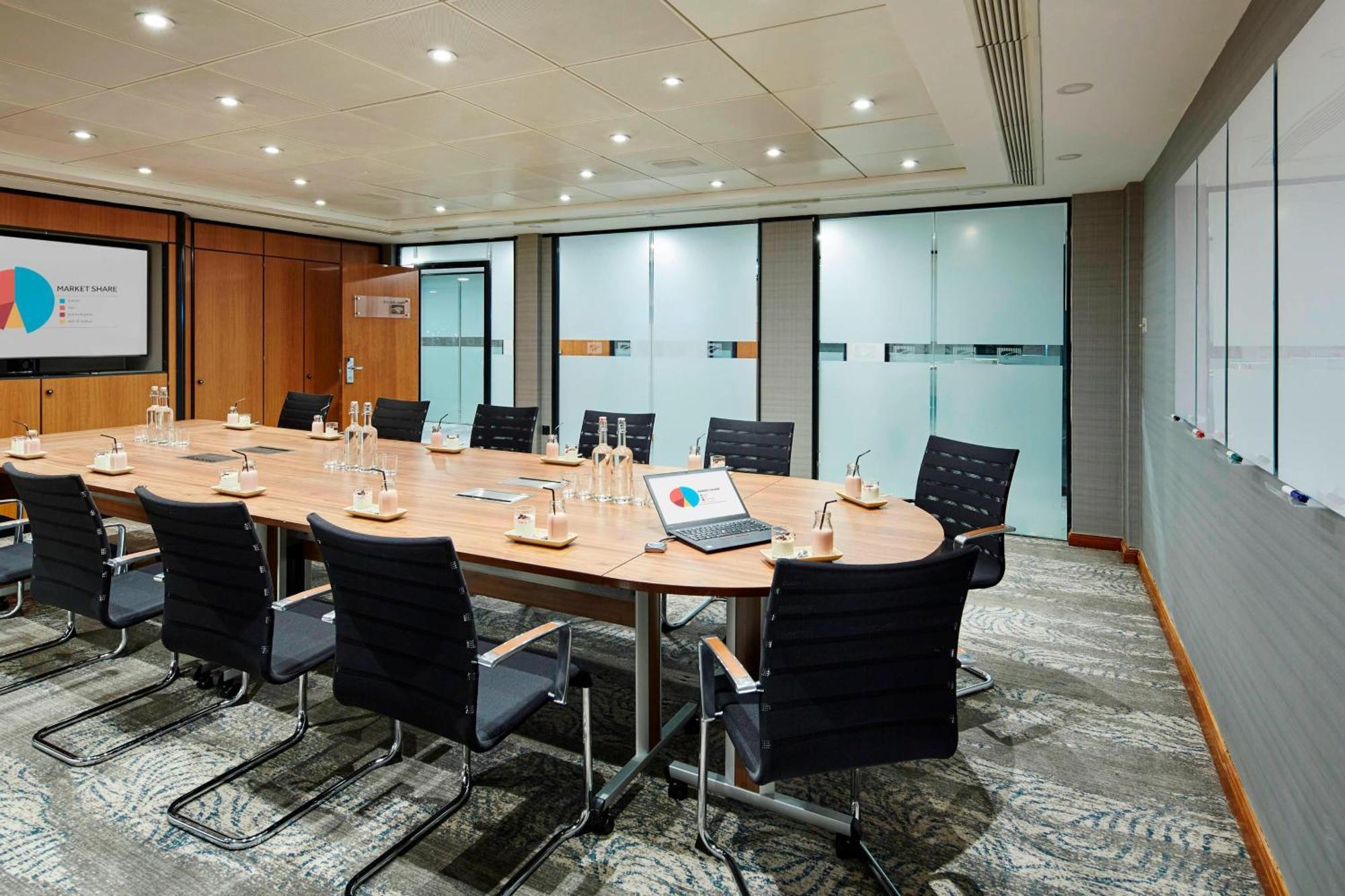 Delta Hotels By Marriott Manchester Airport Hale  Bagian luar foto