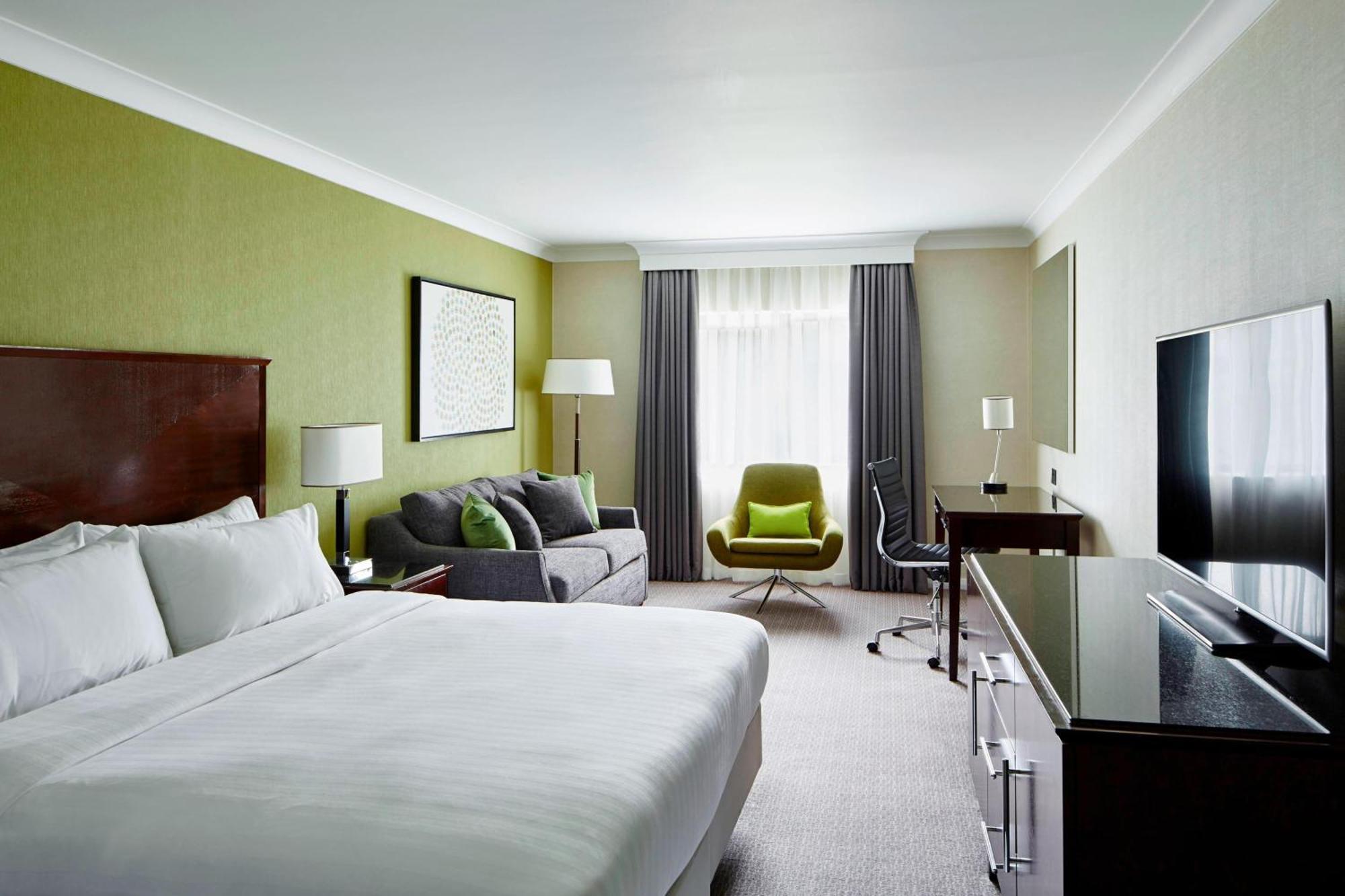 Delta Hotels By Marriott Manchester Airport Hale  Bagian luar foto