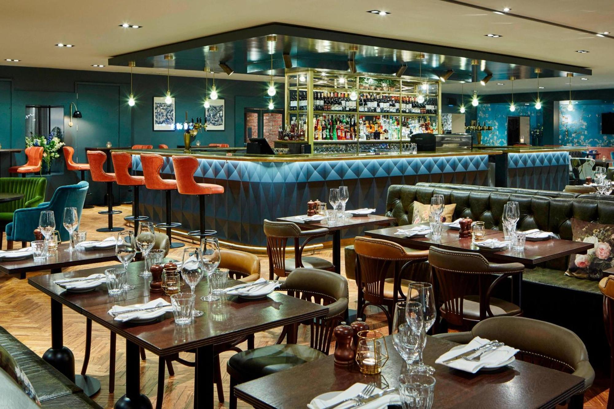 Delta Hotels By Marriott Manchester Airport Hale  Bagian luar foto
