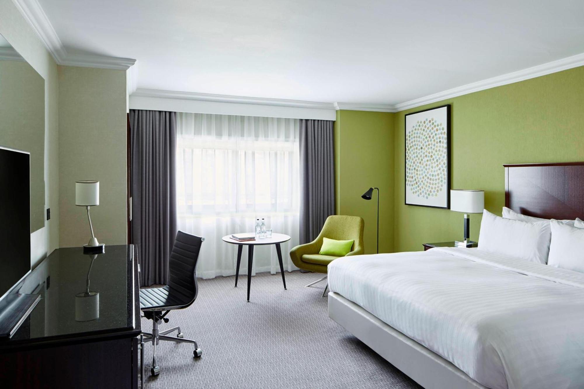 Delta Hotels By Marriott Manchester Airport Hale  Bagian luar foto