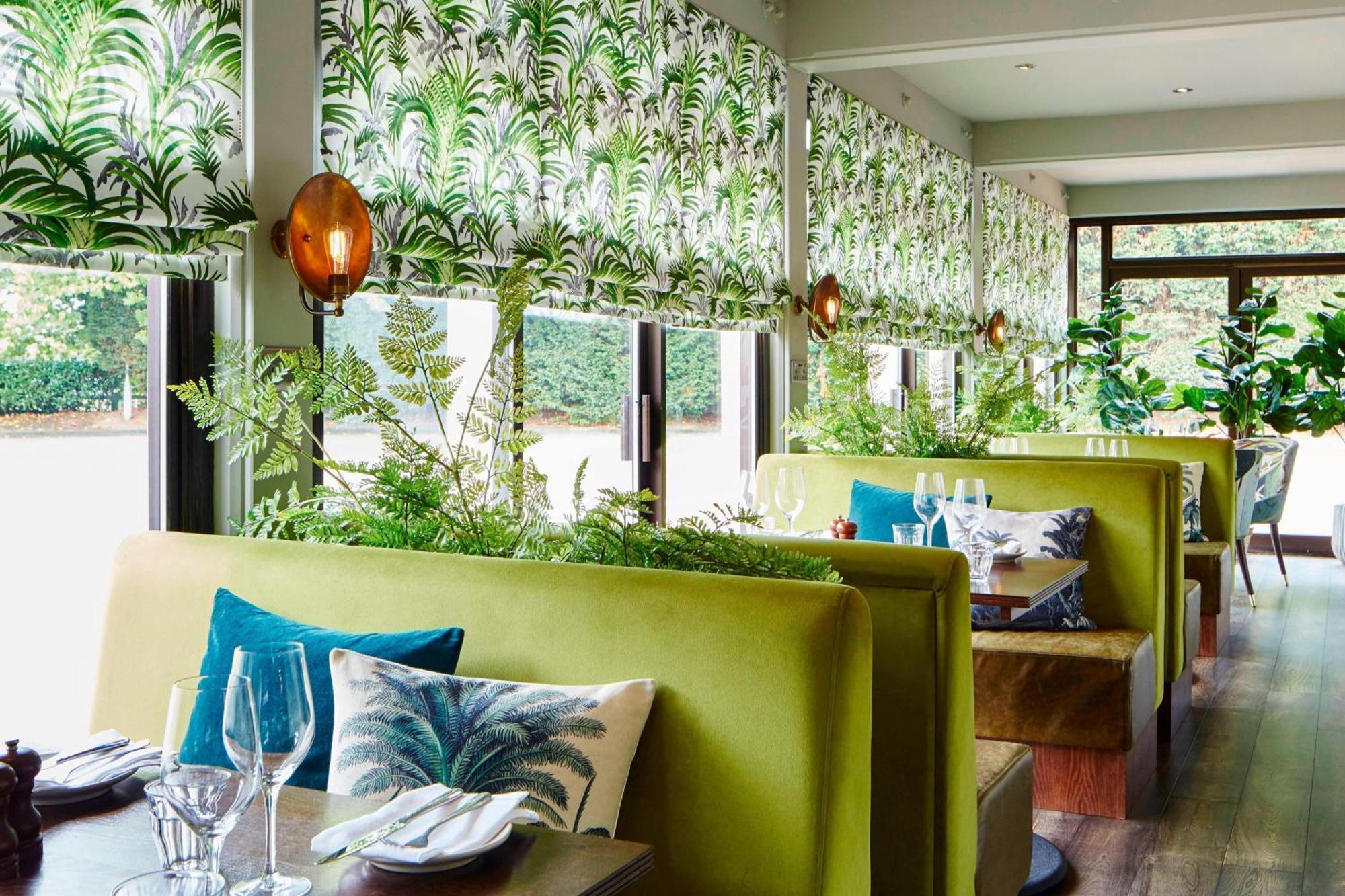 Delta Hotels By Marriott Manchester Airport Hale  Bagian luar foto
