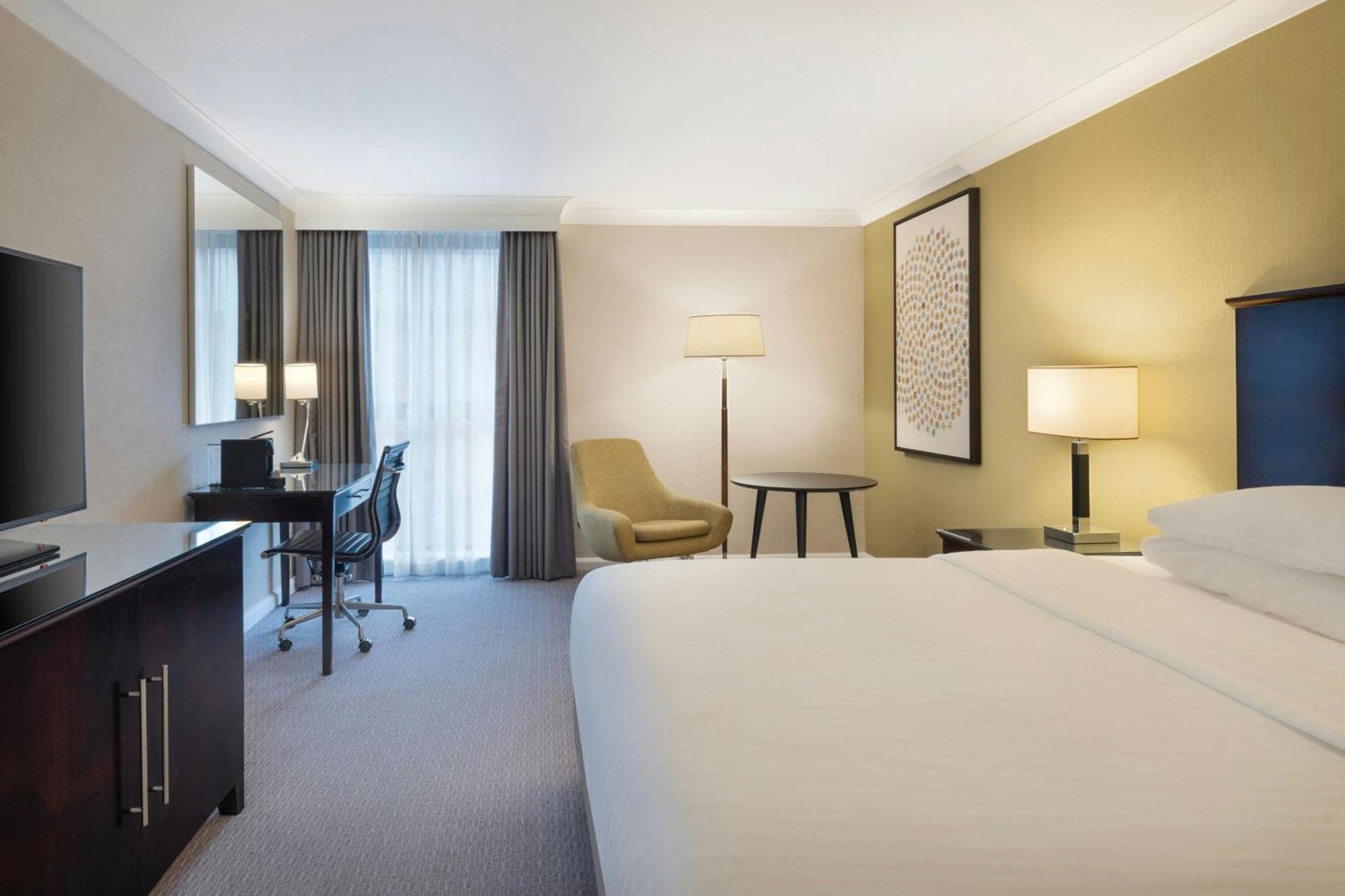 Delta Hotels By Marriott Manchester Airport Hale  Bagian luar foto