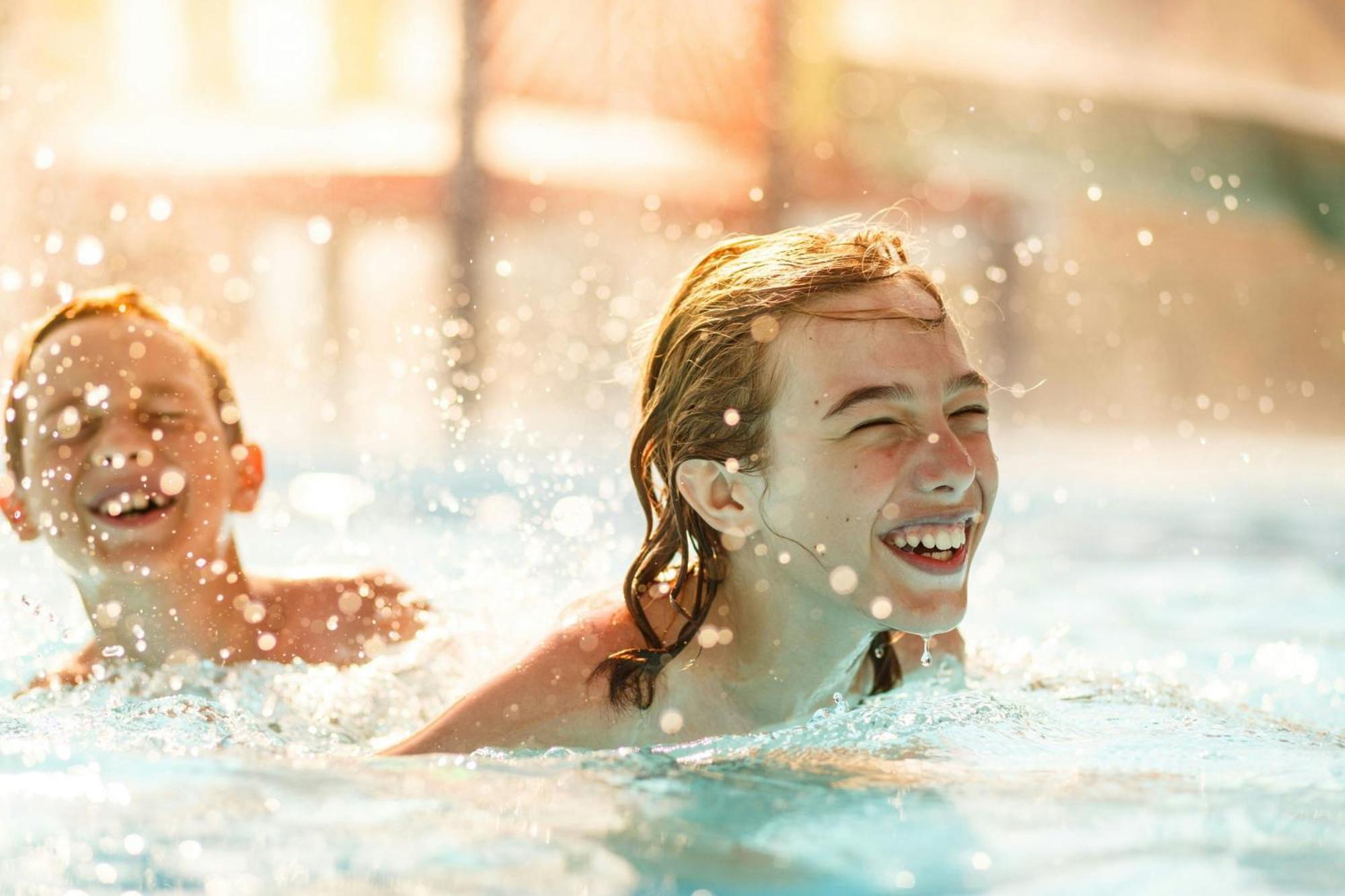 Delta Hotels By Marriott Manchester Airport Hale  Bagian luar foto